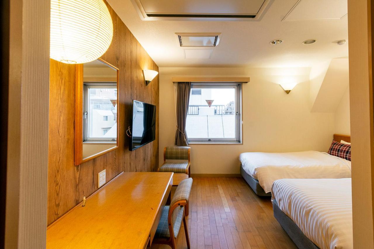 Hotel Toms Tokio Zewnętrze zdjęcie